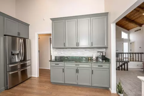 Kitchen - 7351 Riverby Dr, Cincinnati, OH 45255 photo 2 of 7