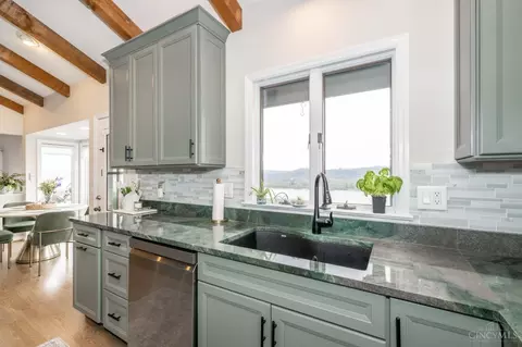 Kitchen - 7351 Riverby Dr, Cincinnati, OH 45255 photo 5 of 7