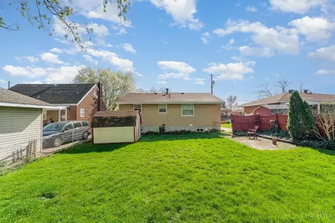 Exterior - 9377 Neil Dr, Cincinnati, OH 45231 photo 3 of 5