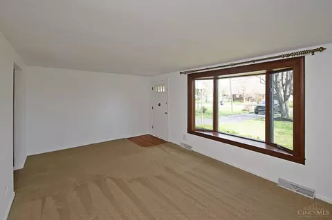 7422 Willow Dr, Blanchester, OH 45107 photo 3