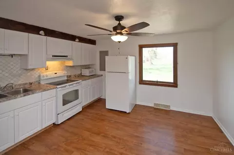 7422 Willow Dr, Blanchester, OH 45107 photo 4