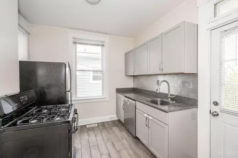 Kitchen - 131 Pike St, Reading, OH 45215 photo 2 of 4