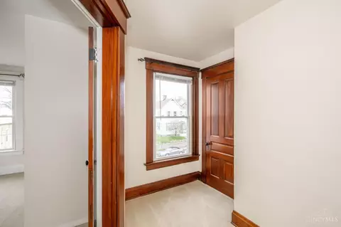 Entry Way - 131 Pike St, Reading, OH 45215 photo 5 of 6