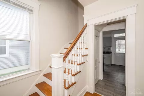 Entry Way - 131 Pike St, Reading, OH 45215 photo 3 of 6
