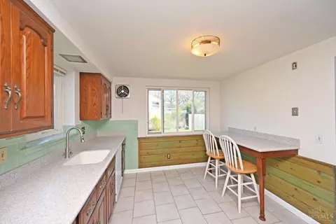 Kitchen - 961 Springbrook Dr, Cincinnati, OH 45224 photo 2 of 2