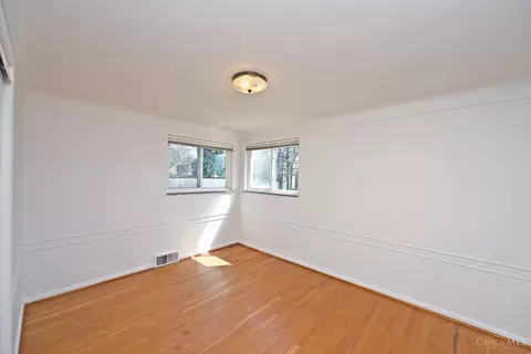 Bedroom - 961 Springbrook Dr, Cincinnati, OH 45224 photo 3 of 6