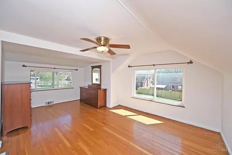 Bedroom - 961 Springbrook Dr, Cincinnati, OH 45224 photo 4 of 6