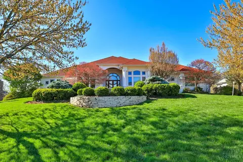 9130 Ambercreek Dr, Amberley, OH 45237