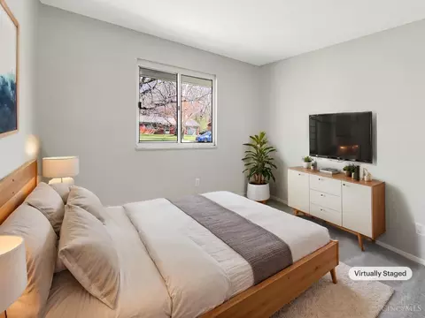 1318 Randomhill Rd, Cincinnati, OH 45231 photo 4