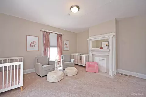 Bedroom - 3810 Mt Vernon Ave, Cincinnati, OH 45209 photo 6 of 9