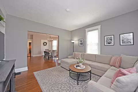 Living - 3810 Mt Vernon Ave, Cincinnati, OH 45209 photo 1 of 4