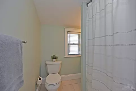 Bath - 3810 Mt Vernon Ave, Cincinnati, OH 45209 photo 5 of 6
