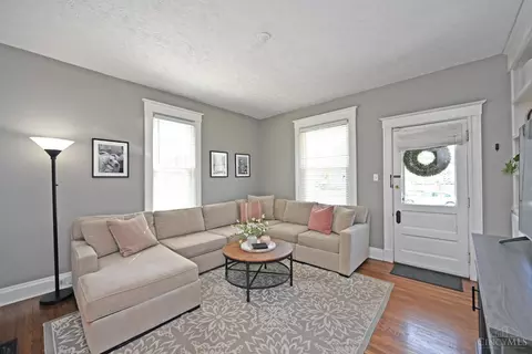 Living - 3810 Mt Vernon Ave, Cincinnati, OH 45209 photo 4 of 4