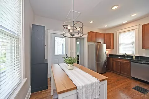 Kitchen - 3810 Mt Vernon Ave, Cincinnati, OH 45209 photo 1 of 4