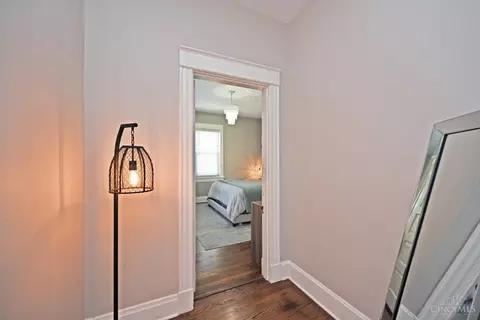 Entry Way - 3810 Mt Vernon Ave, Cincinnati, OH 45209 photo 2 of 3