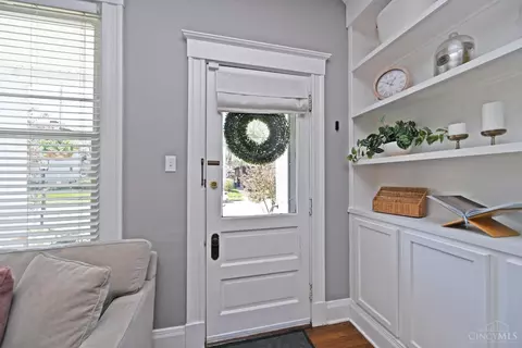 Entry Way - 3810 Mt Vernon Ave, Cincinnati, OH 45209 photo 1 of 3