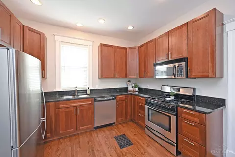 Kitchen - 3810 Mt Vernon Ave, Cincinnati, OH 45209 photo 3 of 4