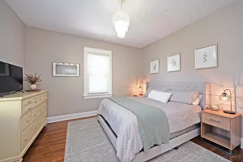 Bedroom - 3810 Mt Vernon Ave, Cincinnati, OH 45209 photo 1 of 9