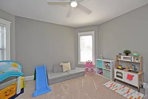 Bedroom - 3810 Mt Vernon Ave, Cincinnati, OH 45209 photo 8 of 9