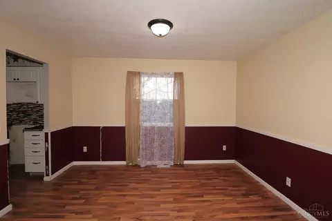 Living - 12077 Freestone Ct, Cincinnati, OH 45240 photo 5 of 14