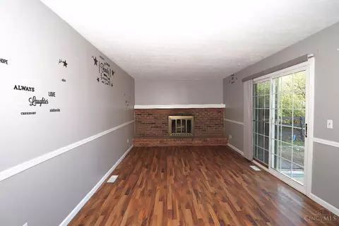 Living - 12077 Freestone Ct, Cincinnati, OH 45240 photo 8 of 14