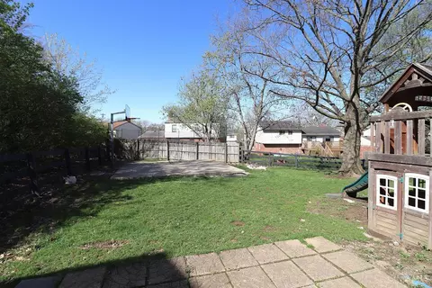 Exterior - 12077 Freestone Ct, Cincinnati, OH 45240 photo 5 of 18