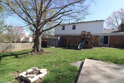 Exterior - 12077 Freestone Ct, Cincinnati, OH 45240 photo 9 of 18