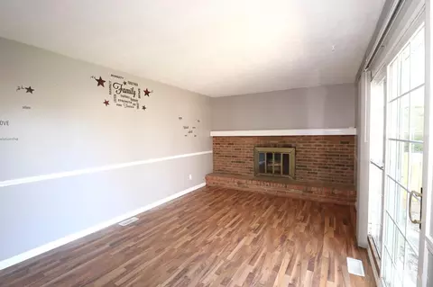Living - 12077 Freestone Ct, Cincinnati, OH 45240 photo 10 of 14