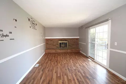 Living - 12077 Freestone Ct, Cincinnati, OH 45240 photo 9 of 14