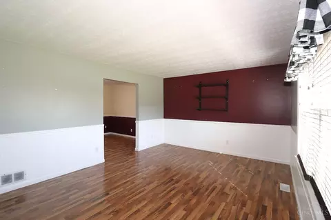 Living - 12077 Freestone Ct, Cincinnati, OH 45240 photo 3 of 14