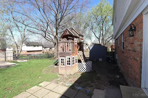 Exterior - 12077 Freestone Ct, Cincinnati, OH 45240 photo 6 of 18