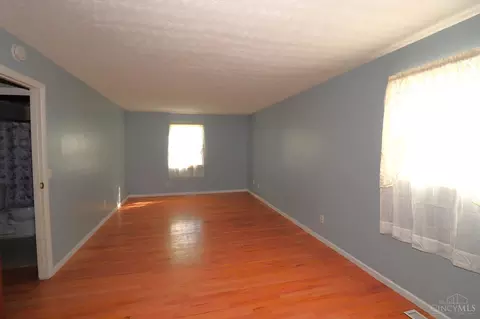 Living - 12077 Freestone Ct, Cincinnati, OH 45240 photo 14 of 14