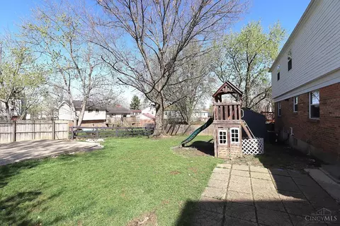 Exterior - 12077 Freestone Ct, Cincinnati, OH 45240 photo 7 of 18