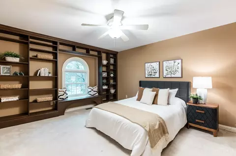 9850 Pondside Ct, Evendale, OH 45241 photo 30