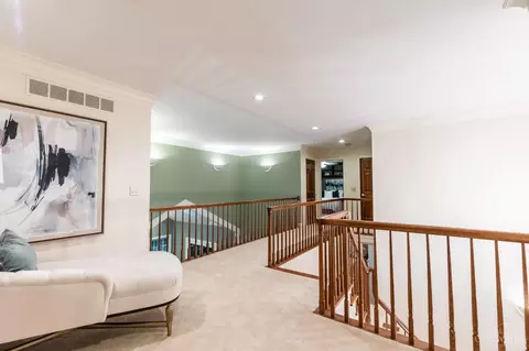 9850 Pondside Ct, Evendale, OH 45241 photo 28
