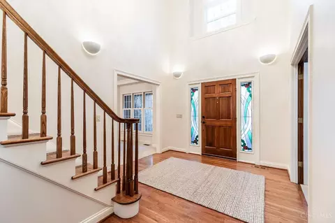 9850 Pondside Ct, Evendale, OH 45241 photo 6