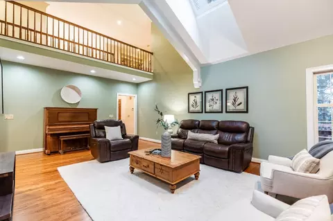 9850 Pondside Ct, Evendale, OH 45241 photo 10