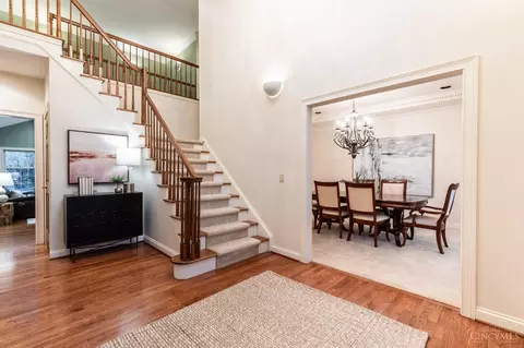 9850 Pondside Ct, Evendale, OH 45241 photo 5