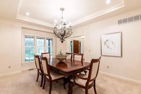 9850 Pondside Ct, Evendale, OH 45241 photo 18