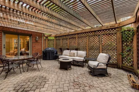 9850 Pondside Ct, Evendale, OH 45241 photo 55