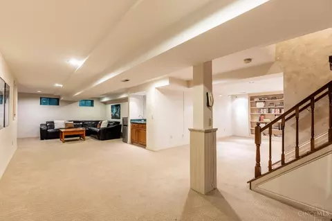 9850 Pondside Ct, Evendale, OH 45241 photo 49