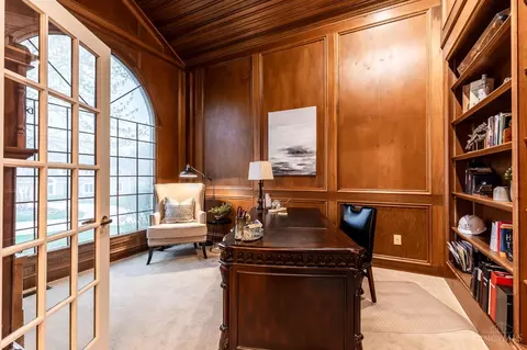 9850 Pondside Ct, Evendale, OH 45241 photo 7