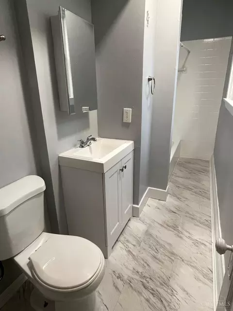 2439 Moerlein Ave, Cincinnati, OH 45219 photo 8