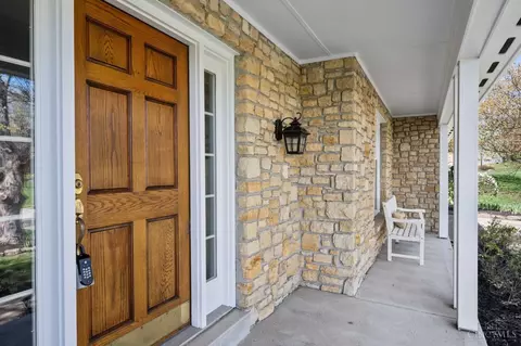 Exterior - 9221 Applecrest Ct, Cincinnati, OH 45242 photo 2 of 19
