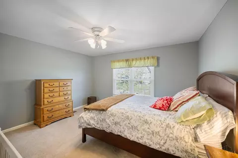 Bedroom - 9221 Applecrest Ct, Cincinnati, OH 45242 photo 4 of 9