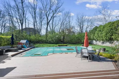Exterior - 9221 Applecrest Ct, Cincinnati, OH 45242 photo 8 of 19