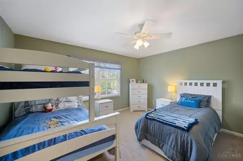 Bedroom - 9221 Applecrest Ct, Cincinnati, OH 45242 photo 5 of 9