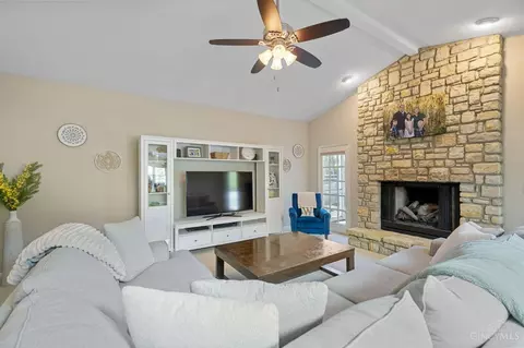 Living - 9221 Applecrest Ct, Cincinnati, OH 45242 photo 1 of 5