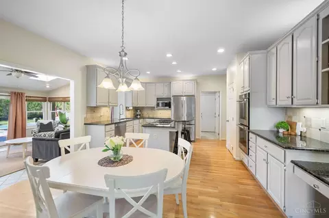 Kitchen - 9221 Applecrest Ct, Cincinnati, OH 45242 photo 7 of 7