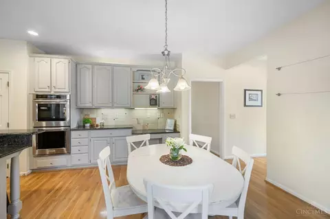 Dining - 9221 Applecrest Ct, Cincinnati, OH 45242 photo 1 of 3